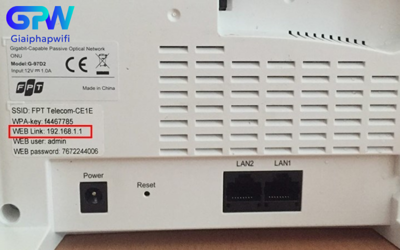 Người dùng có thể xem thông tin đăng nhập và địa chỉ IP của modem FPT ở mặt sau thiết bị.