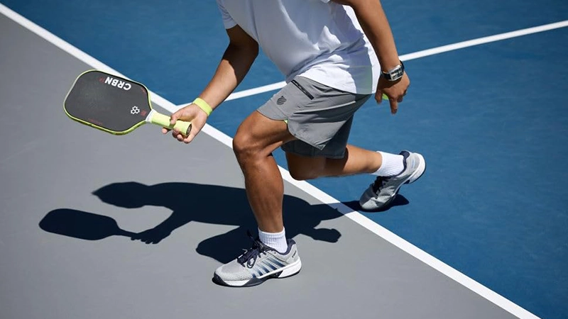 huong-dan-an-toan-cach-han-che-chan-thuong-khi-choi-pickleball2.png
