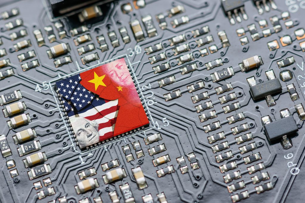 1762939347_chip_china_us.jpg